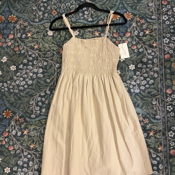 NWT Universal Threads Smocked Mini Sun Dress Tan Medium - Picture 2 of 5